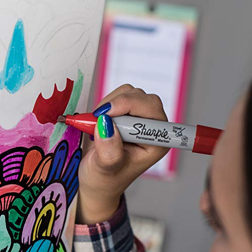Black Chisel Tip Permanent Markers 2 Count Z4112