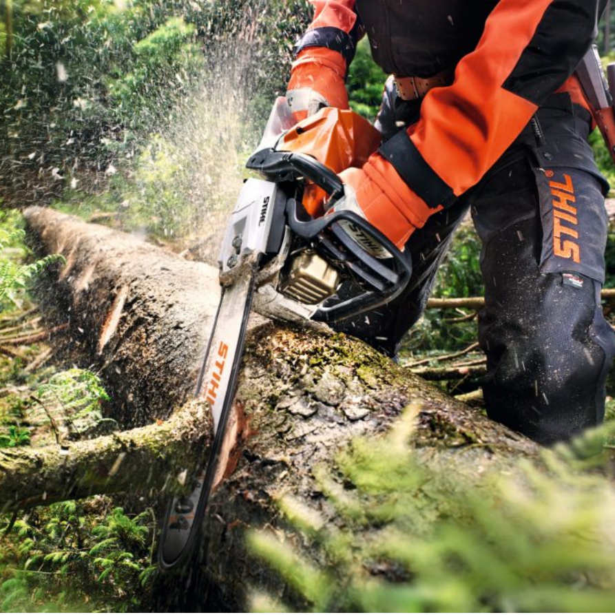 GASOLINE CHAINSAW E883829