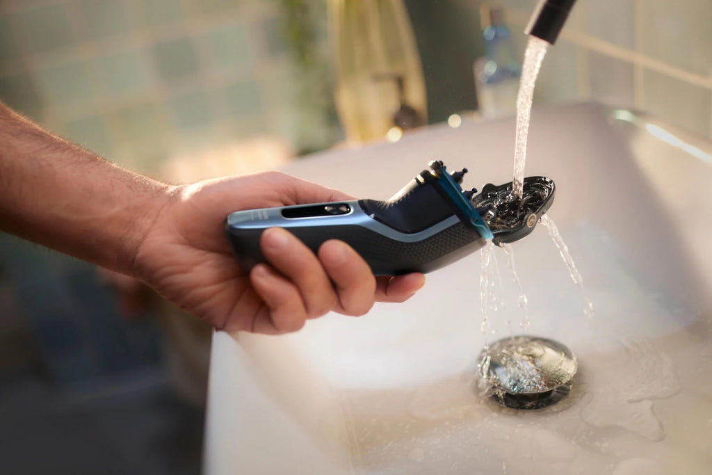 Rechargeable Wet & Dry Electric Shaver with Pop-Up Trimmer and Storage Pouch A314