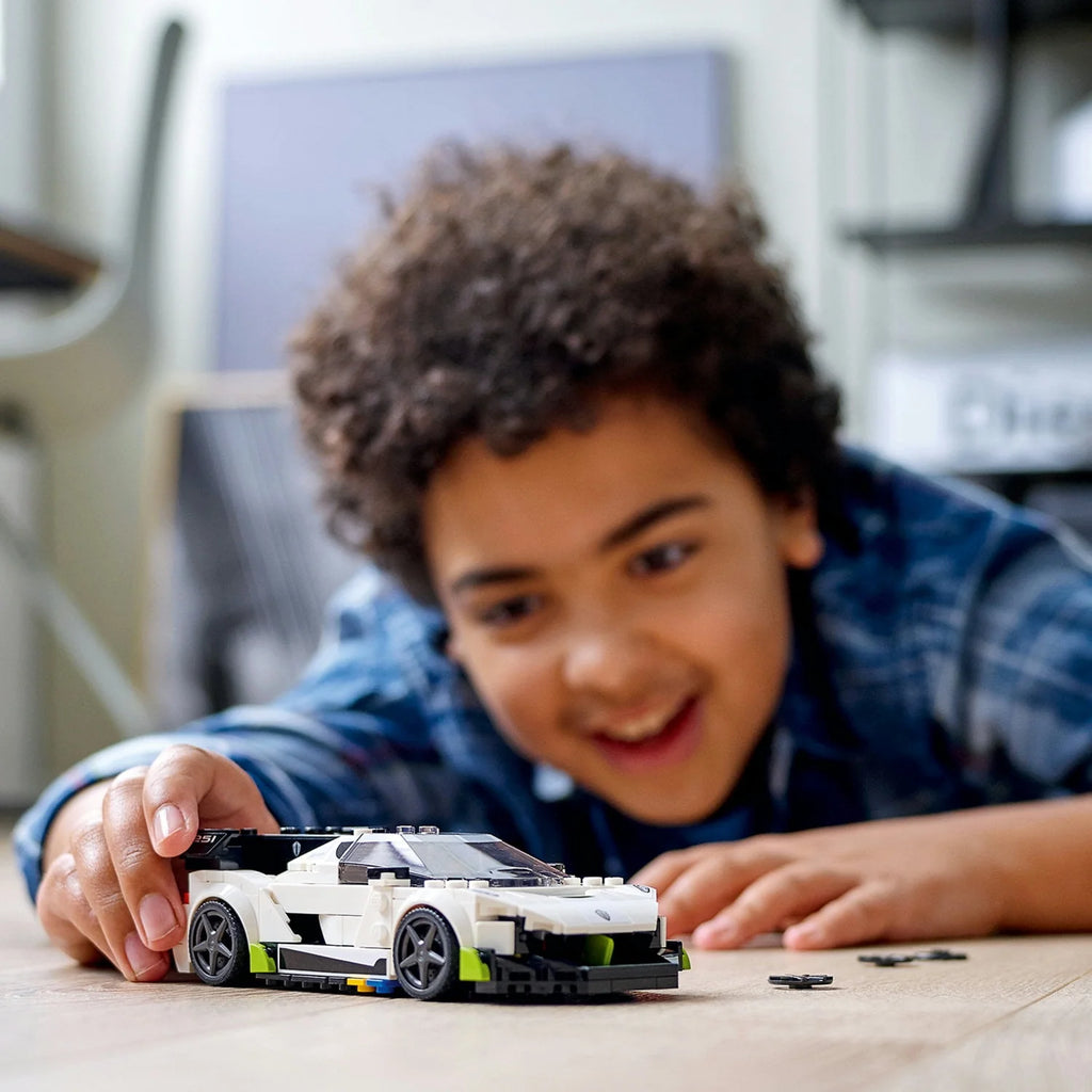 White Racing Car Building Set E273