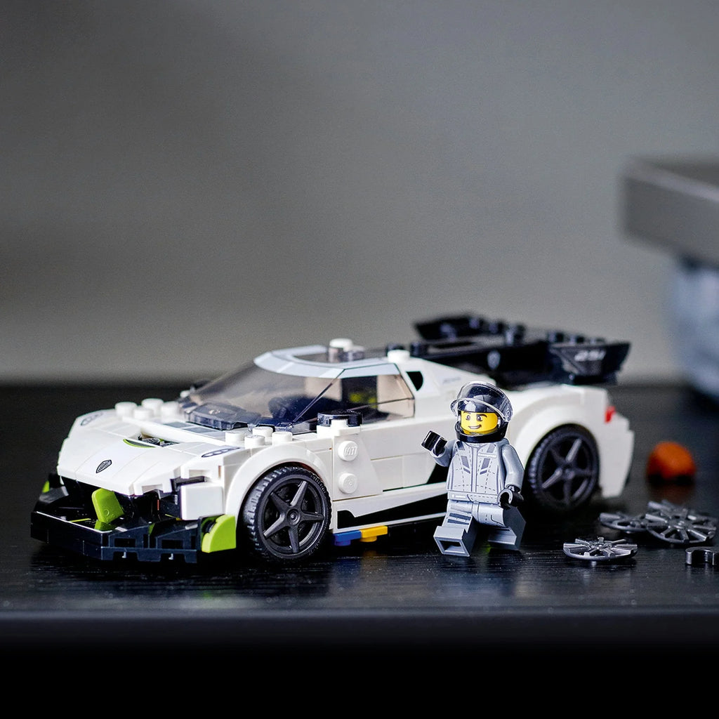 White Racing Car Building Set E273