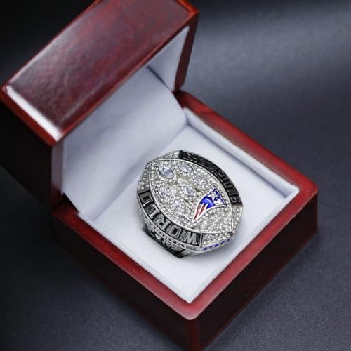 Dazzling Ring with Woodbox Size 11 O81473