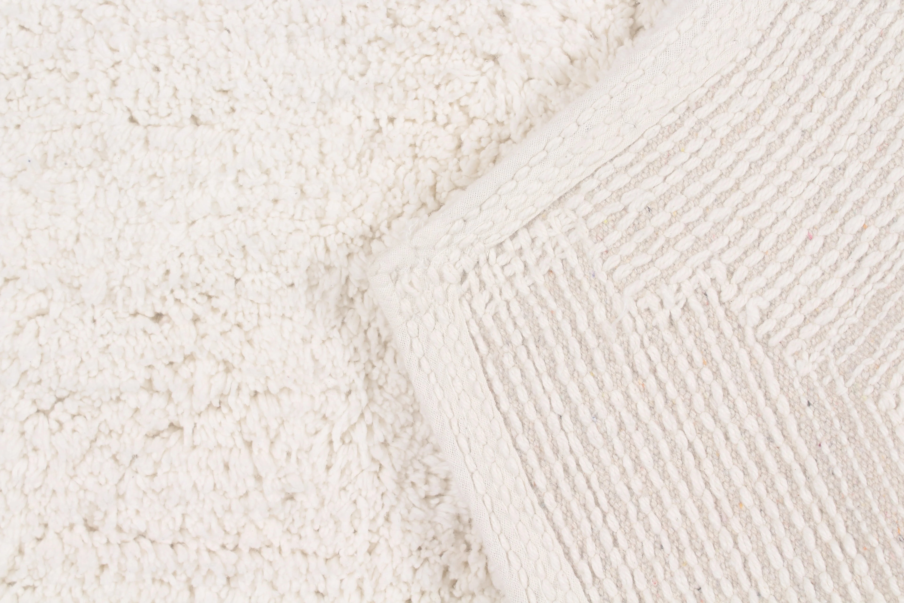100% Cotton Tufted Bath Rug, 30" Round, Ivory C6192