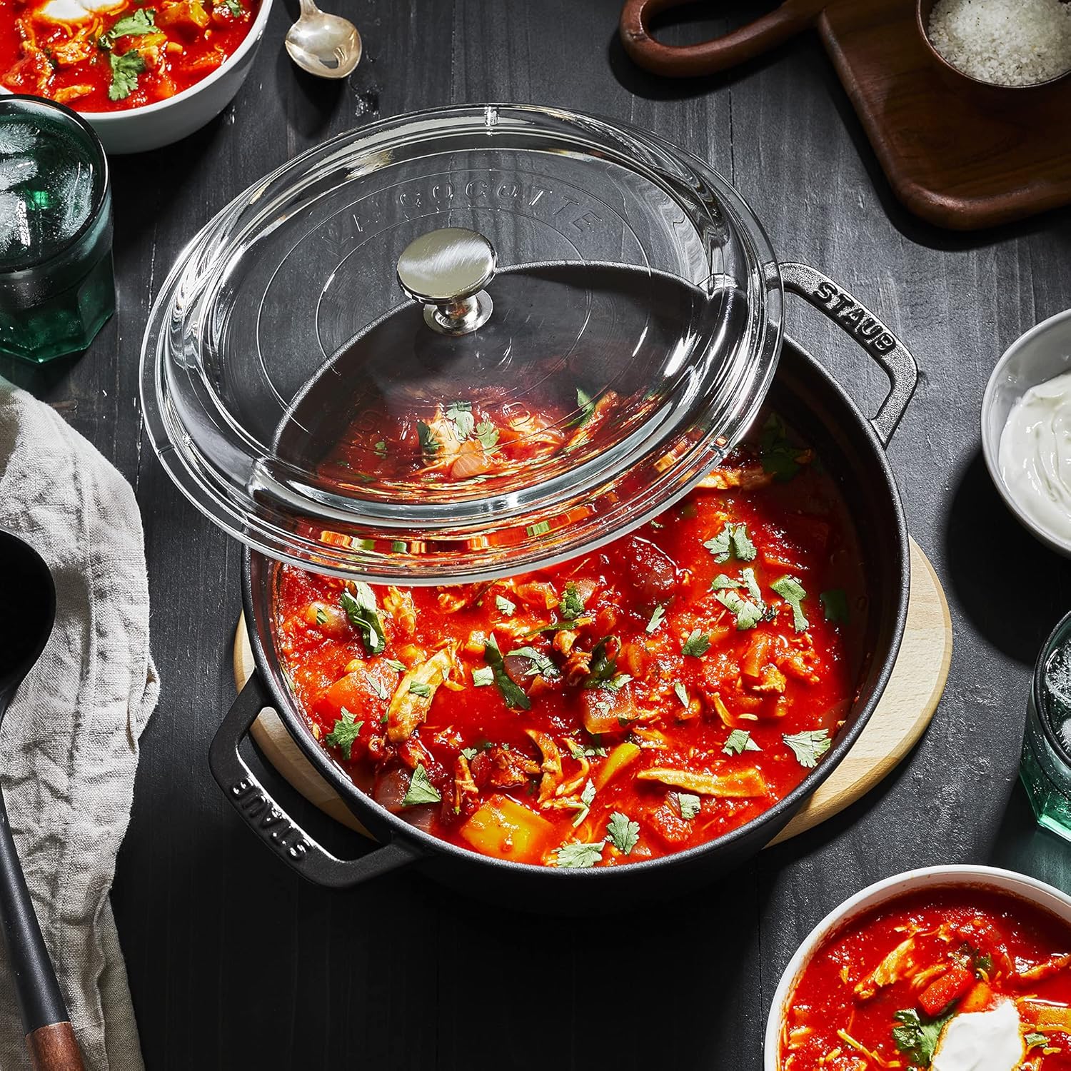 Black Cast Iron Dutch Oven 4-qt Round Cocotte with Glass Lid Y62022