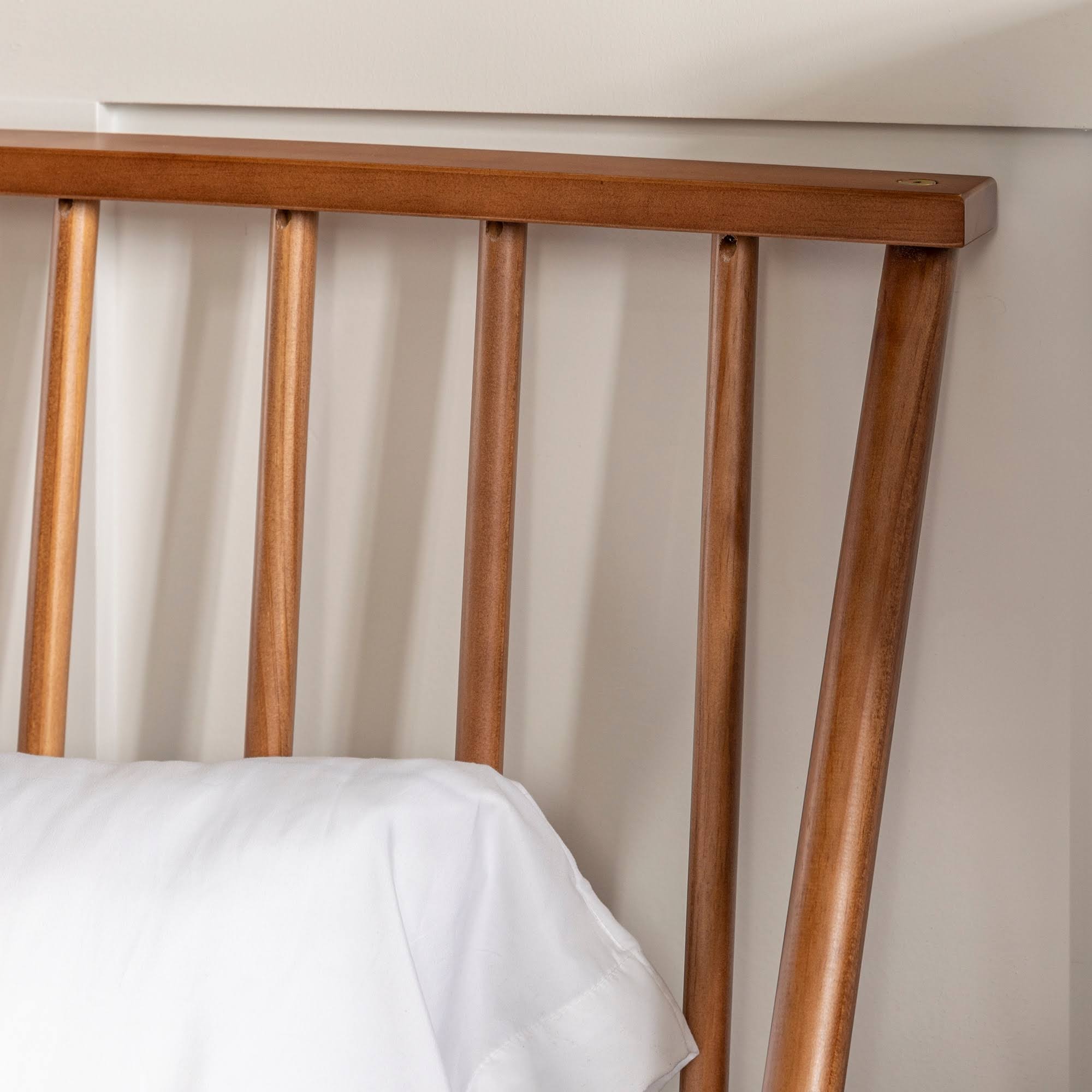 Solid Pine Wood Spindle Bed - Caramel - Queen Q9524