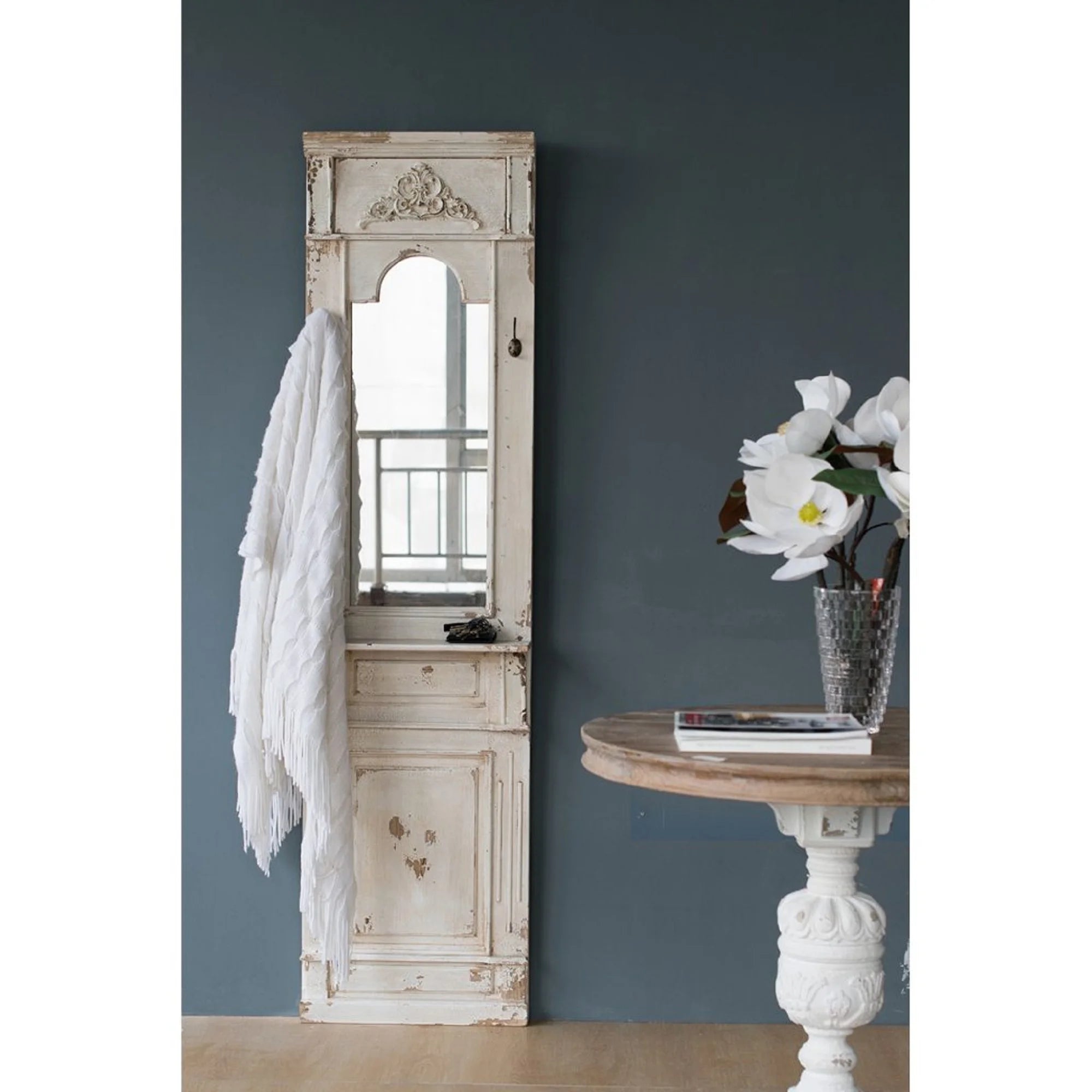 White Distressed Wooden Framed Rectangular Dresser T39594