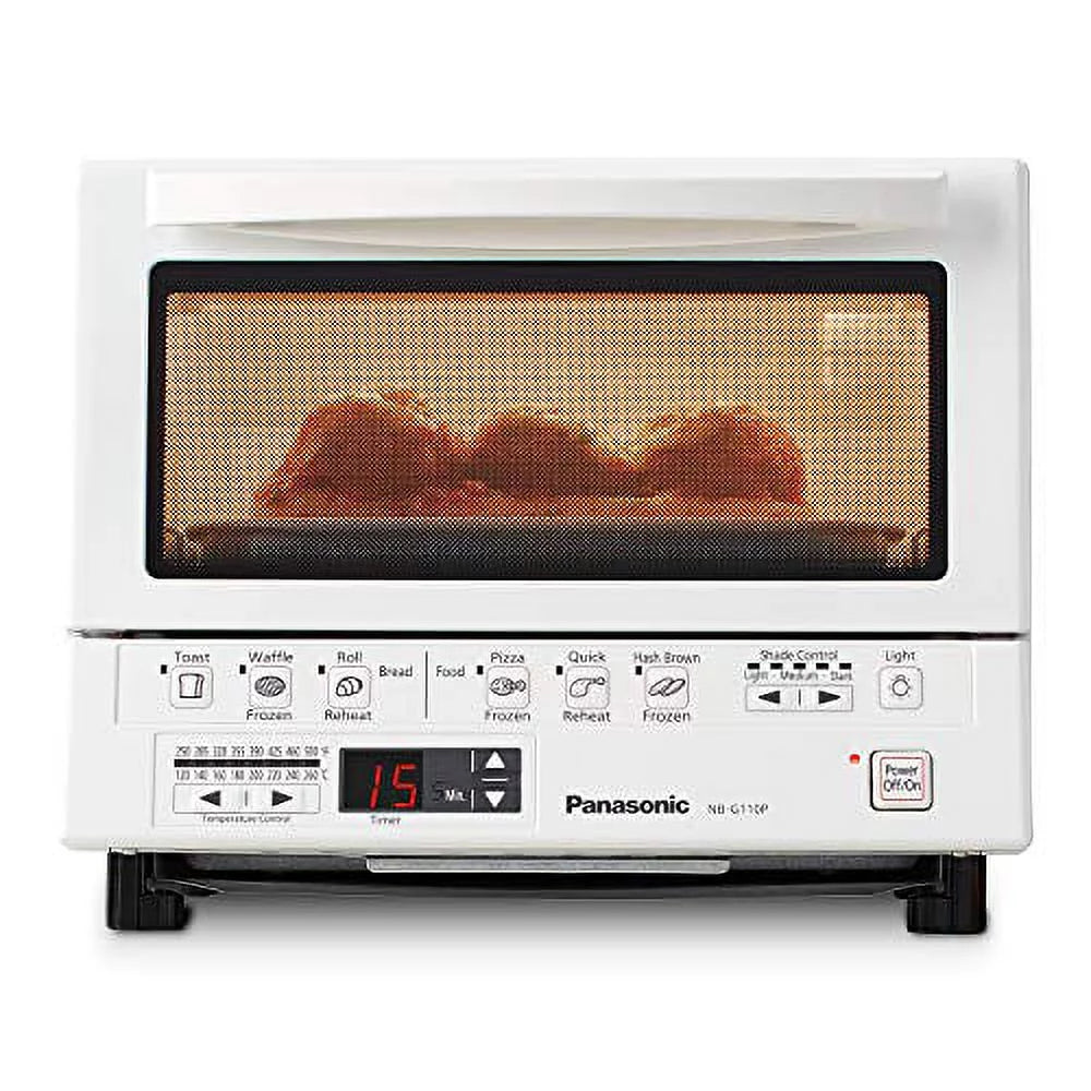 White 4-Slice Toaster Oven with 9-Inch Baking Tray W7632